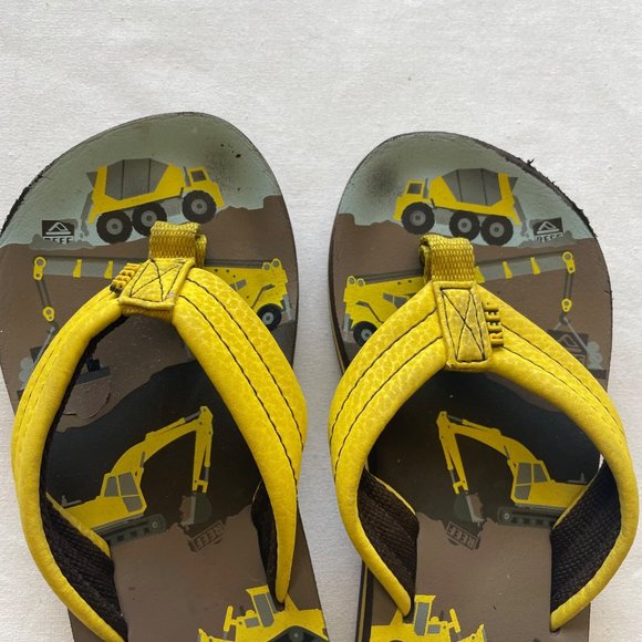 Reef Construction Truck Flip Flop Sandals size 11/12 - Picture 4 of 8